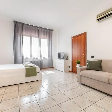 Апартаменты Italstay - Aspetti Shining 9 - 2 Min Tram Stop